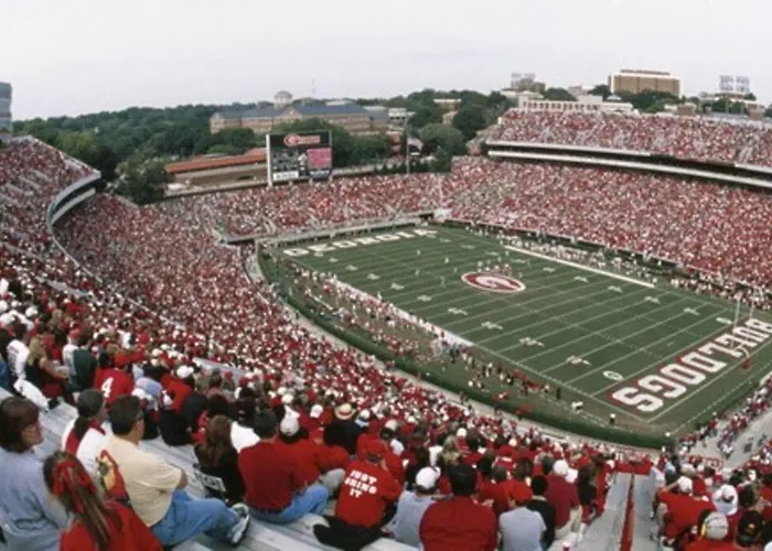Memorable And Enjoyable Near All The Action In Athens